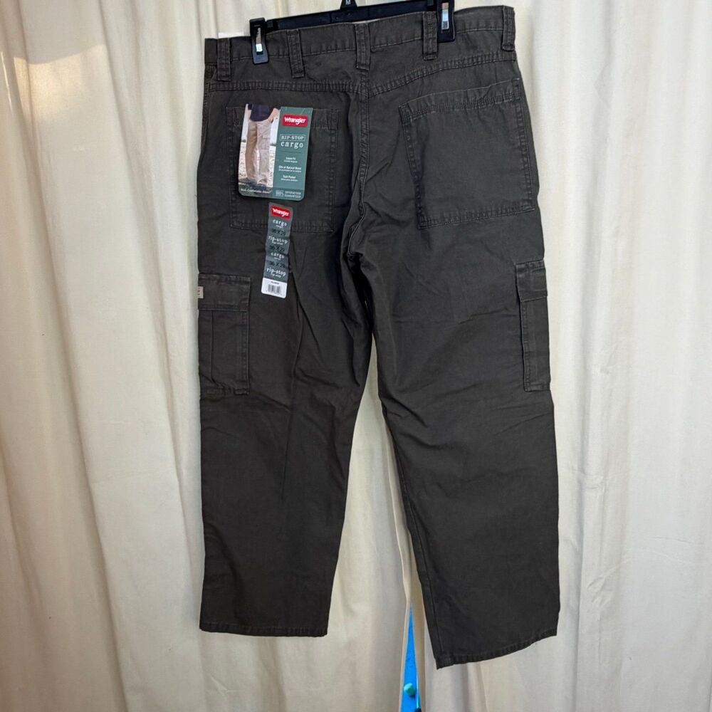 NWT 36x29 Wrangler Men's Rip-Stop Cargo Pants brown
